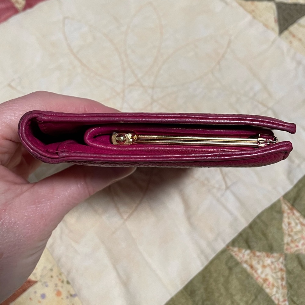 CHANEL Caviar Magenta Pink Kisslock Wallet - Picture 5 of 14